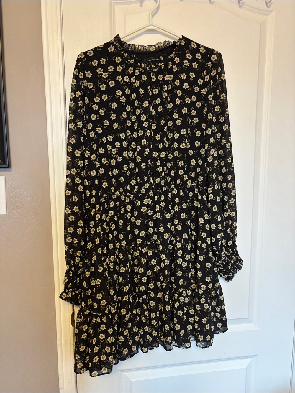 Ever New Black Floral Long-Sleeve Tiered Dress